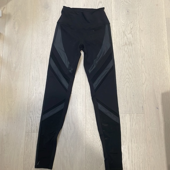 Alo Yoga Pants - Picture 2 of 4